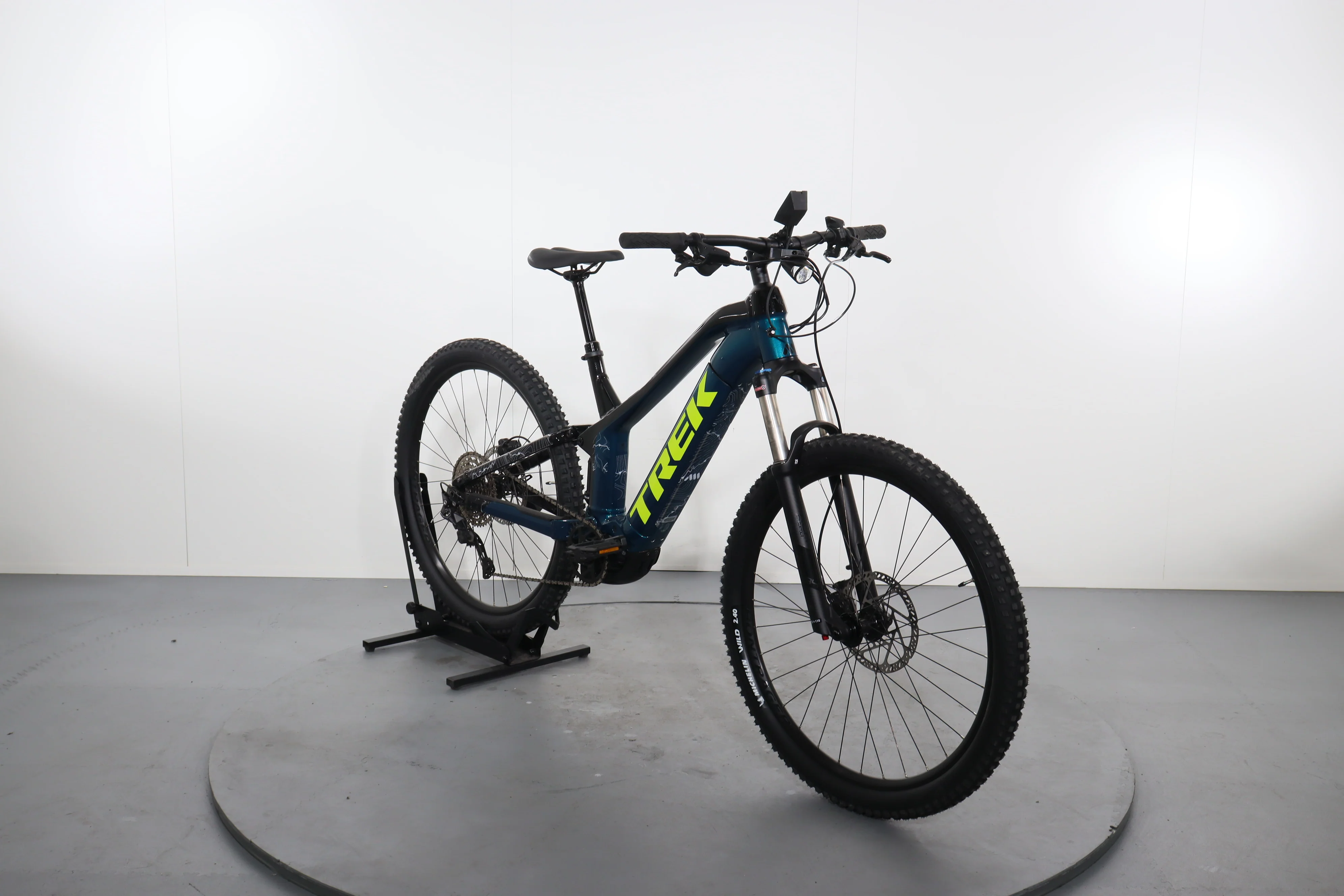 Trek Powerfly 4 FS Gen 2 - Image 2