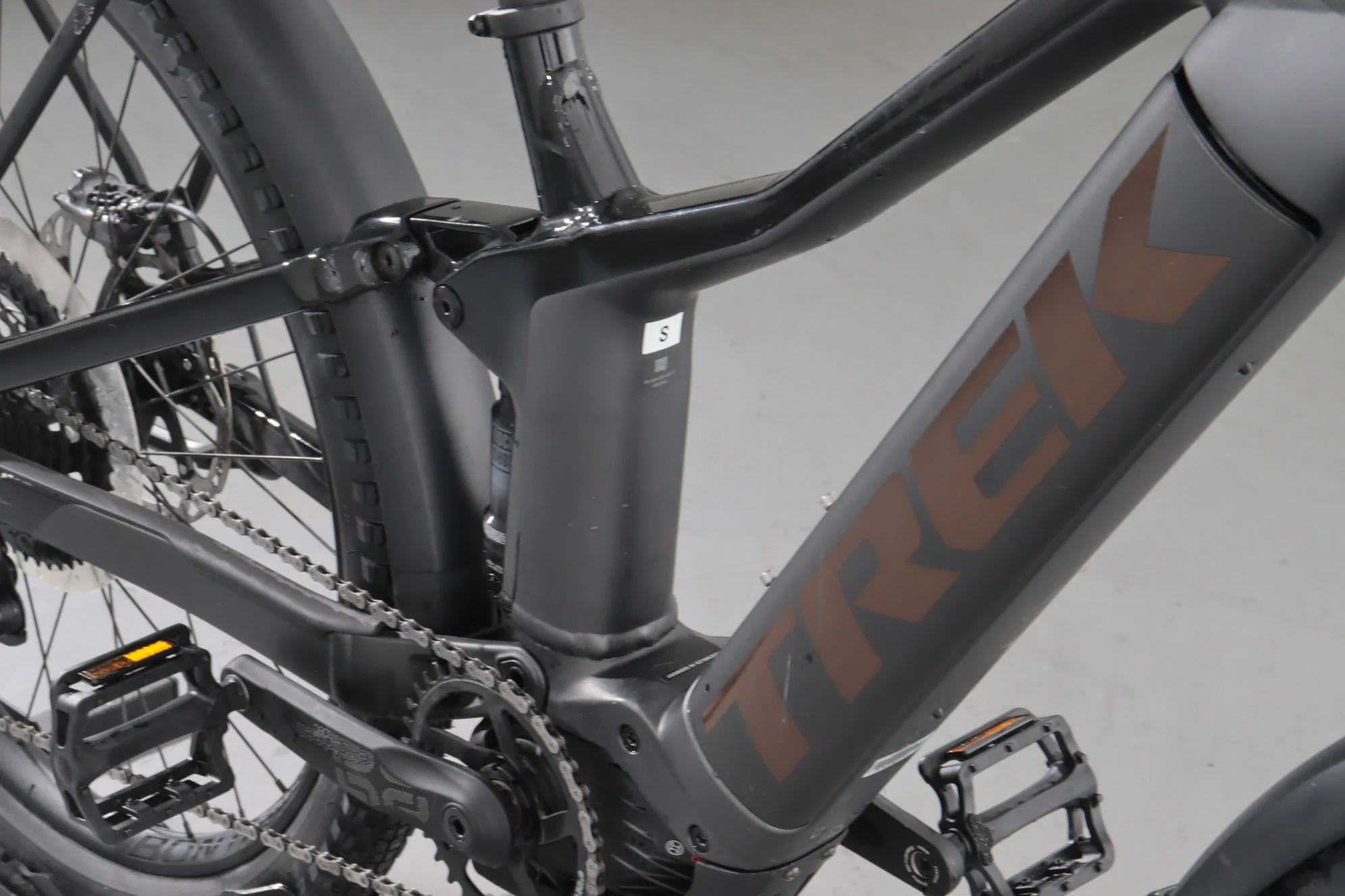 Trek Powerfly FS 9 Equipped - Image 9