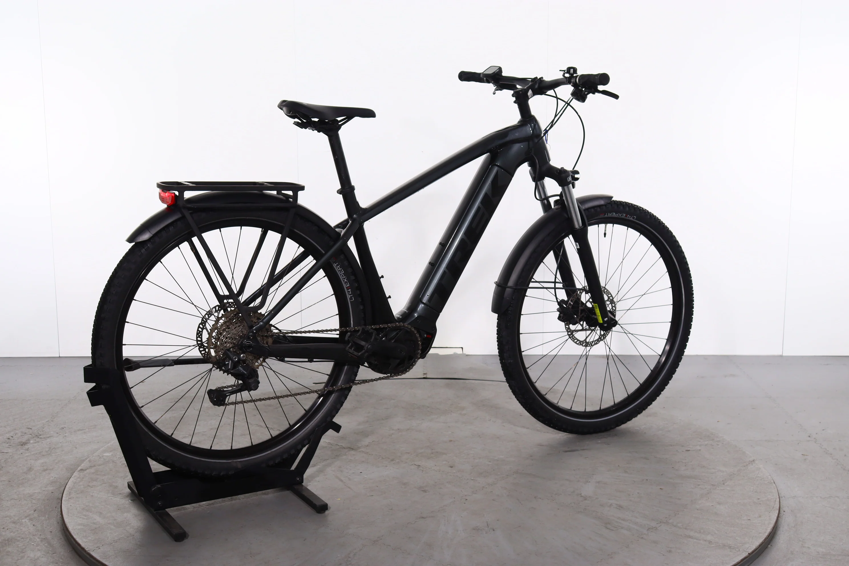 Trek Powerfly Sport 4 Equipped - Image 2